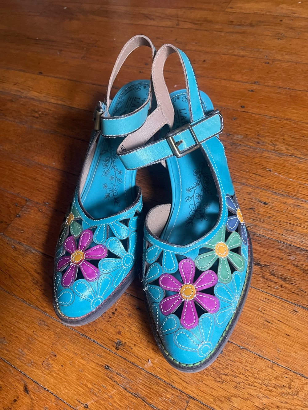 L’artiste Tiki pump Spring Step size 40
artisan leather slingback heels